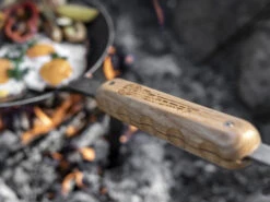 Petromax Houten Handvat Voor Smeedijzeren Pan -Kamado Verkoopwinkel petromax houten handvat voor smeedijzeren pan 3